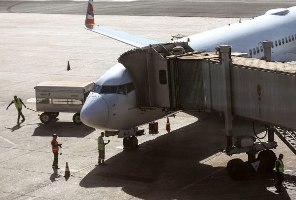 Voo de Guarulhos para Fernando de Noronha é desviado após ameaça de bomba