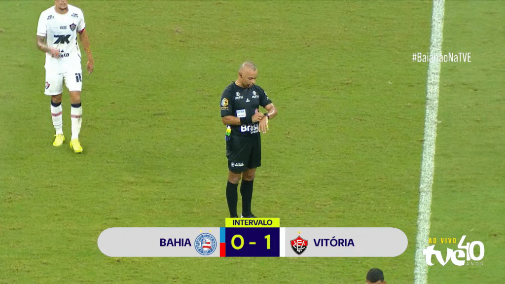 Confira o resumo do 1º tempo de Bahia x Vitória. Veja o gol de Baralhas e os principais lances da final do Campeonato Baiano 2026.