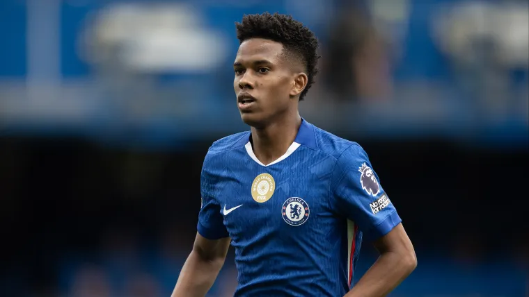 Estêvão fora do PSG; veja o motivo e quando o atacante volta