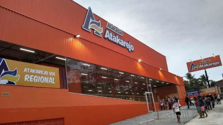 Atakarejo abre seleção de vagas para nova unidade em Jardim de Alah