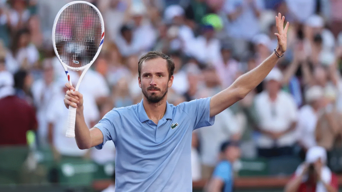 Alcaraz fora! Medvedev e Sinner disputam título histórico em Indian Wells; veja detalhes