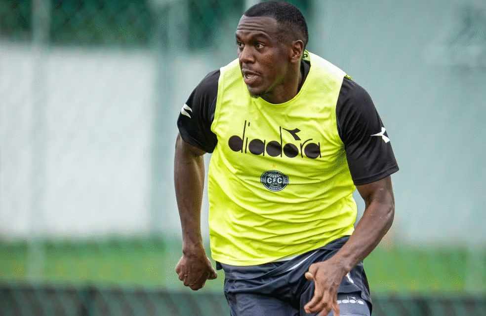 Desfalque de última hora! Veja a escalação do Coritiba e os relacionados para enfrentar o Remo