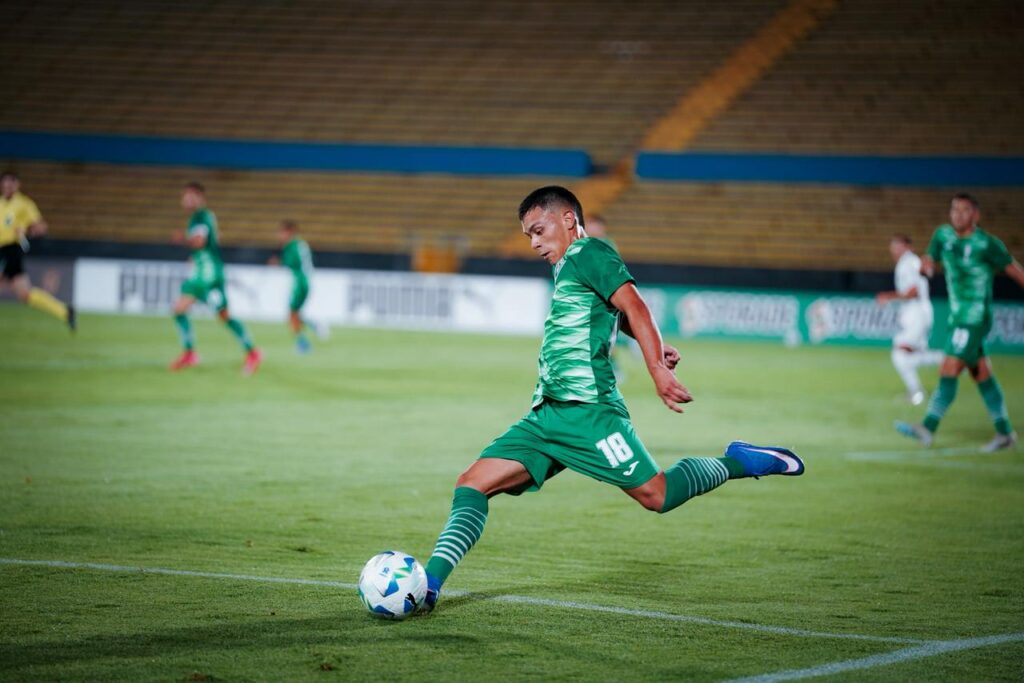 Saiba onde assistir LDU Quito S20 x Santiago Wanderers S20 pela Libertadores Sub-20. Veja horário e escalações.
