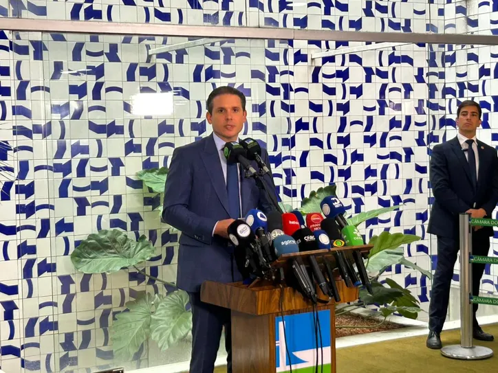 Câmara acelera votação do Super MEI para ampliar teto de faturamento para R$ 150 mil. Entenda as novas regras.
