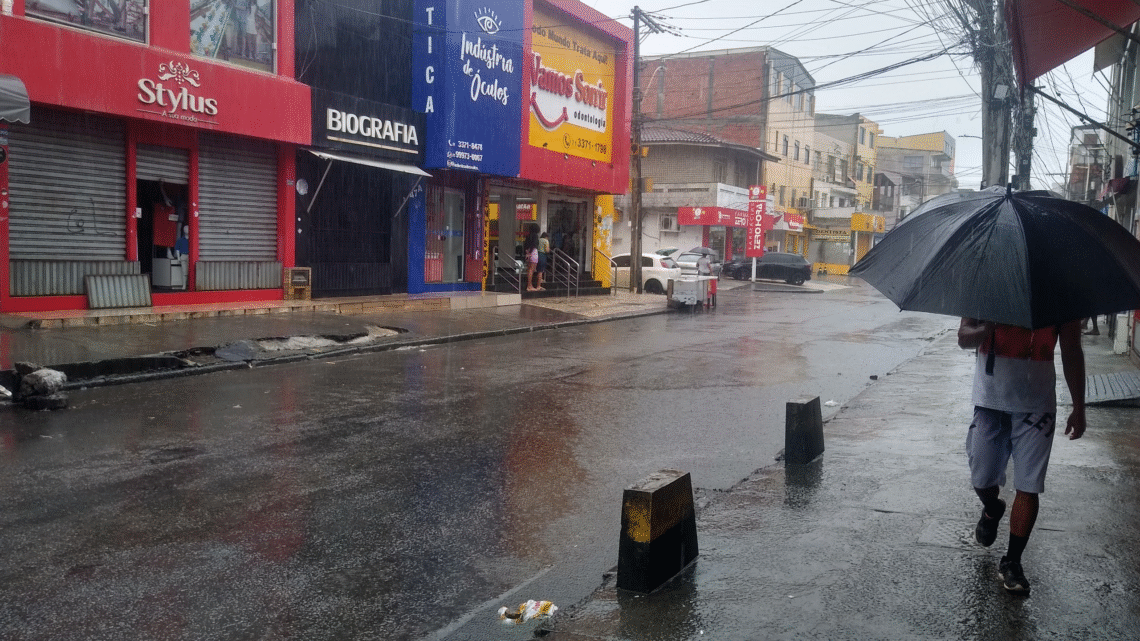 Chuvas na Bahia causam alagamentos e danos no interior