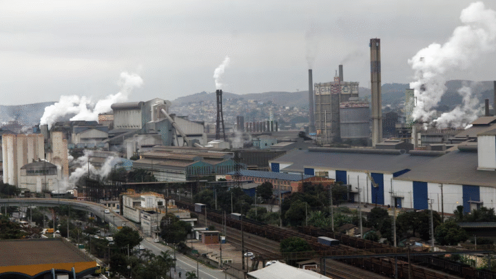 O “xeque-mate” dos bancos na CSN: entenda a disputa pelo controle dos cimentos