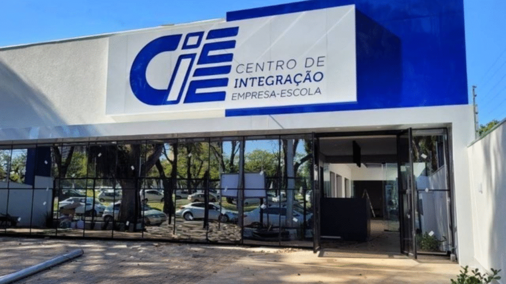 Participe da maratona CIEE na Bahia com 709 vagas nesta terça (03/03). Atendimento em Salvador e interior para estágio e aprendizagem.