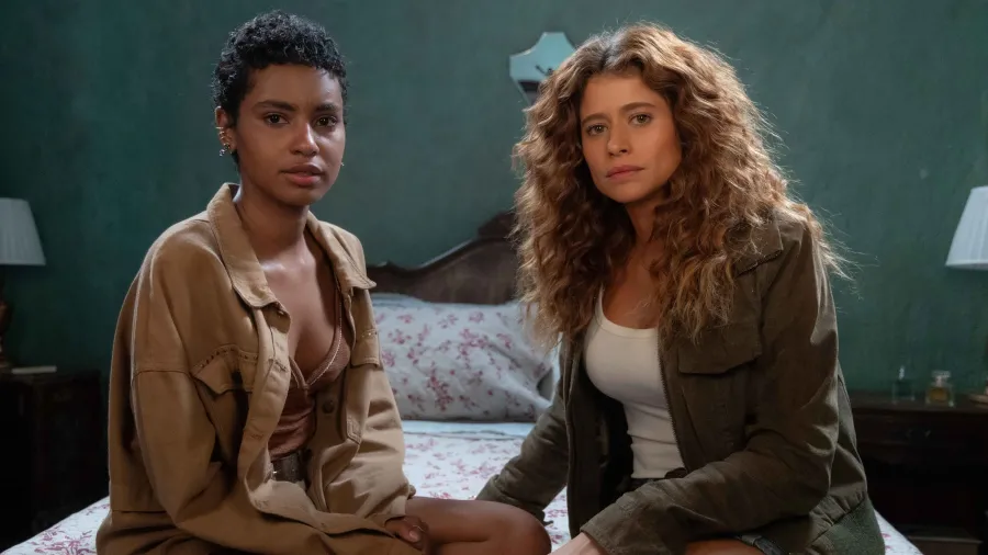 Coração Acelerado: Agrado abandona tudo e foge com Eduarda