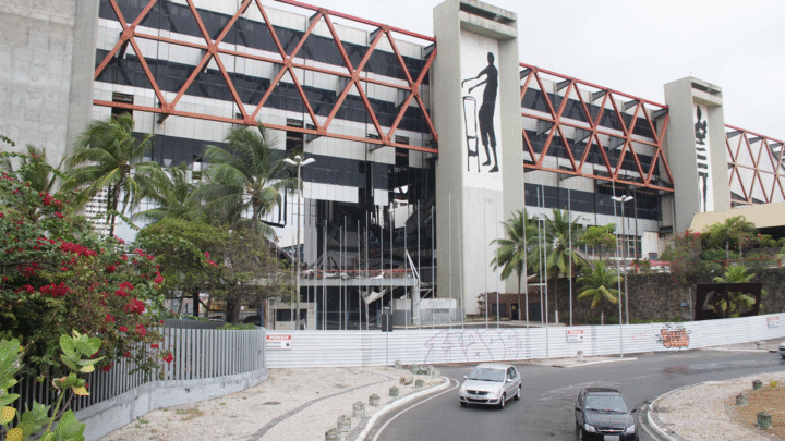 Leilão do antigo Centro de Convenções ocorre nesta quinta (26)