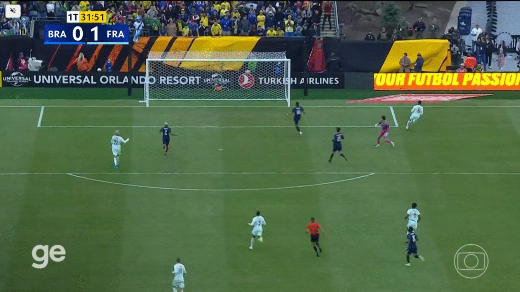 Vergonha! Seleção brasileira perde de 2 a 1 para a França mesmo com um a mais. Veja os gols de Mbappé, Ekitiké e Bremer.