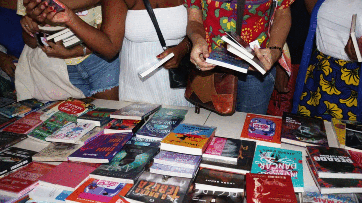 Quer ganhar livros grátis? Veja como participar de evento solidário
