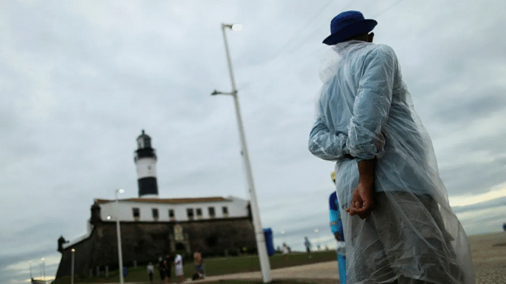 Sol ou chuva? Veja a previsão do tempo para Salvador agora