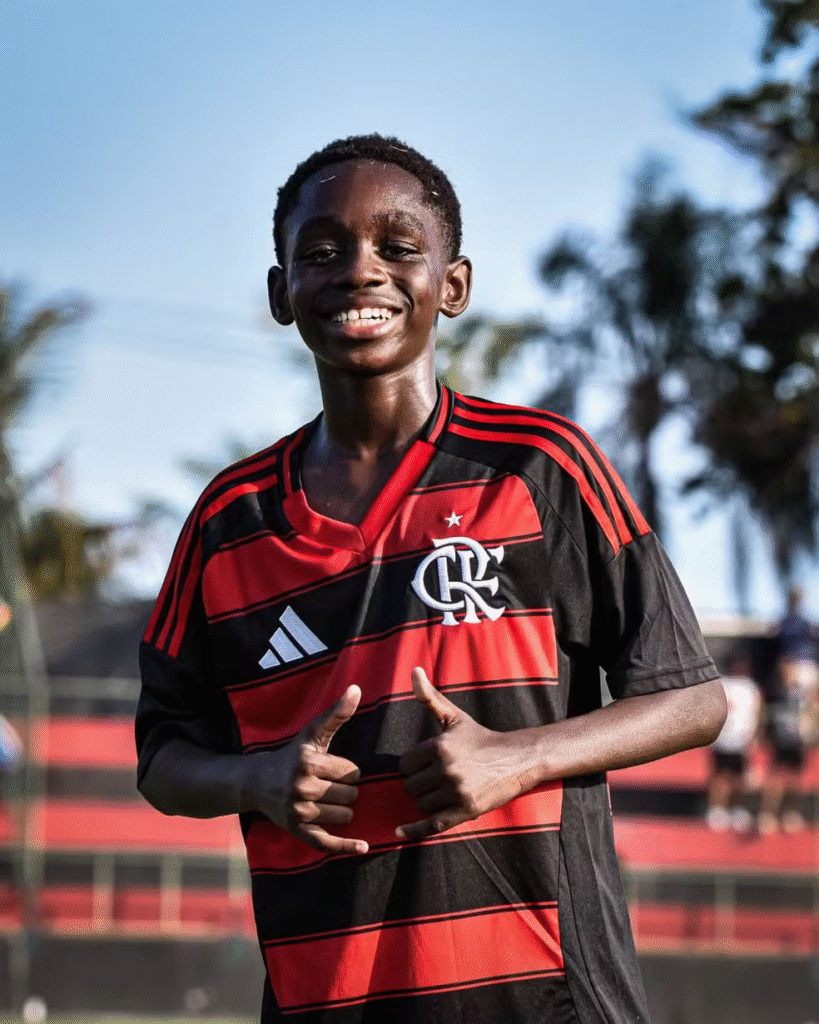Joia do Flamengo, Murilo Aroucha brilha no Mundial Sub-12 na Espanha e leva o time à final. Confira os detalhes.