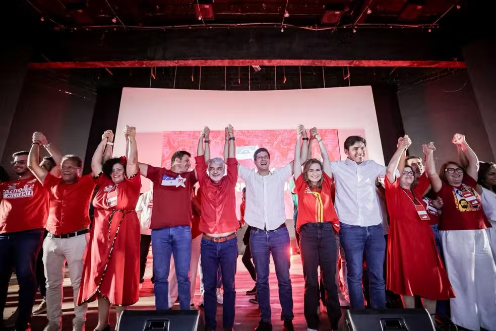 PT confirma Humberto Costa para o Senado e fecha apoio a João Campos em Pernambuco. Veja os detalhes da chapa.