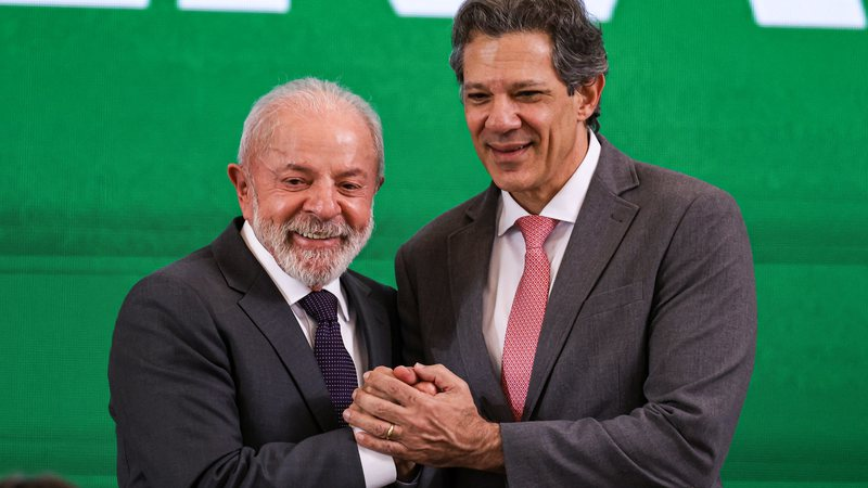 Pesquisas com Fernando Haddad mostram força do ministro como alternativa para a sucessão presidencial. Confira.