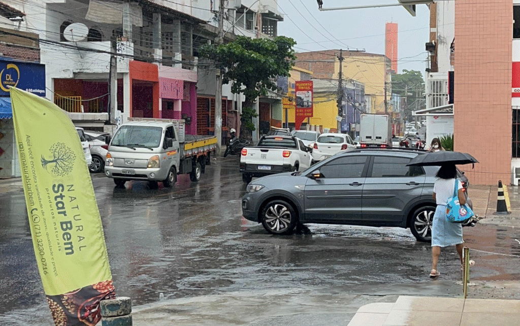 Defesa Civil emite alerta para quinta (23) chuvosa e registra mais de 130 ocorrências. Saiba como agir e veja a previsão completa do tempo.