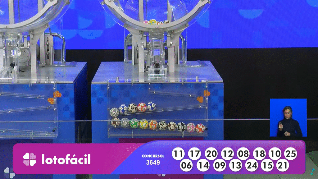 Confira o resultado da Lotofácil 3649 desta segunda-feira (30). Veja as dezenas sorteadas e saiba como resgatar o prêmio de R$ 5 milhões.