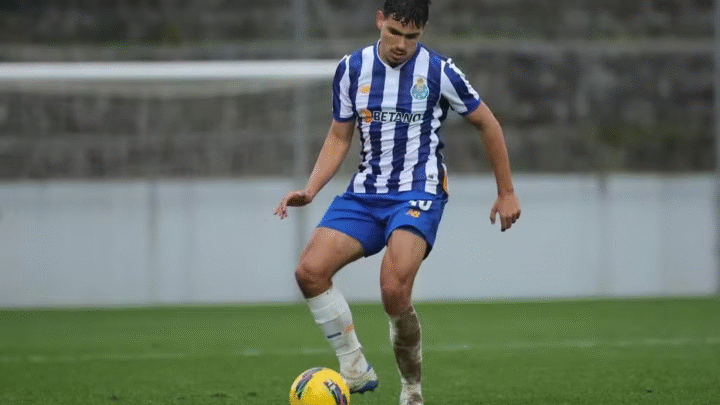 Moreira volta ao São Paulo: Tricolor e Porto rescindem empréstimo