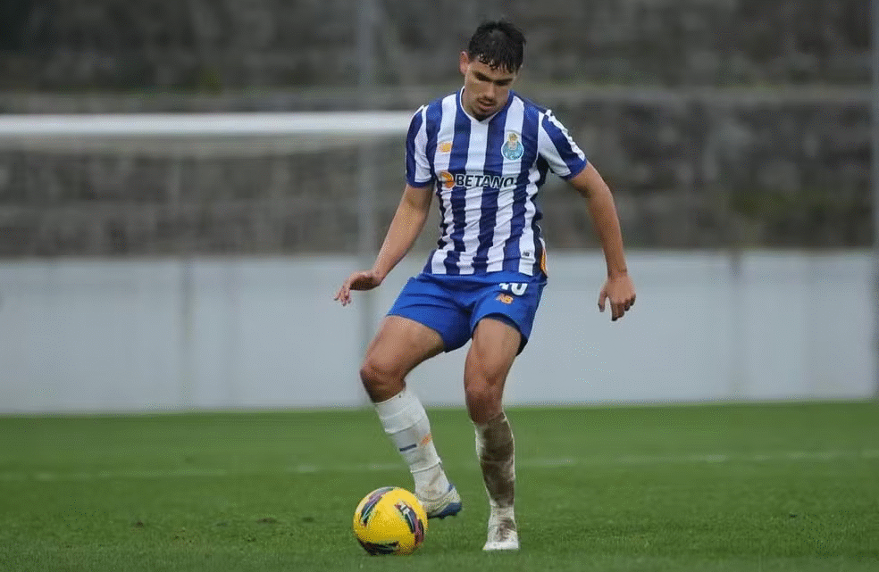 Moreira volta ao São Paulo: Tricolor e Porto rescindem empréstimo