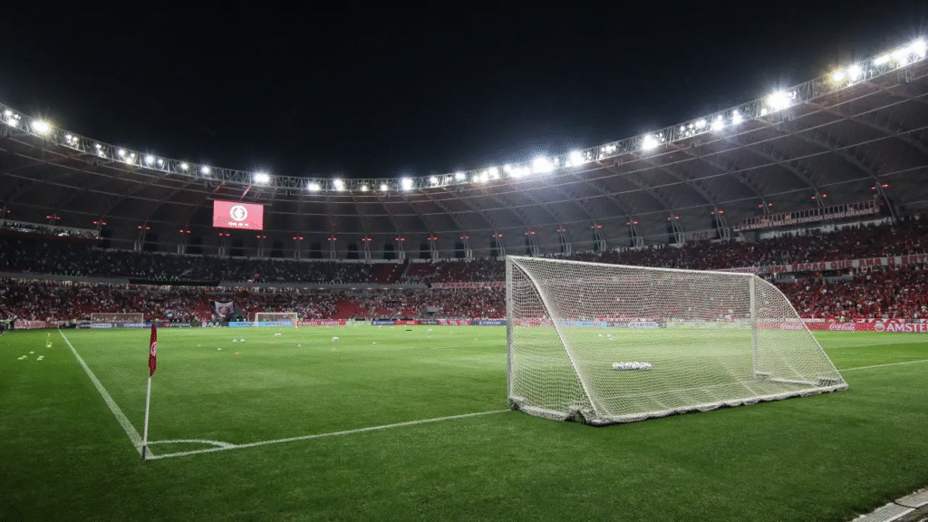 Saiba onde assistir Internacional x São Paulo ao vivo. Veja escalações e o horário do jogo nesta quarta (01).