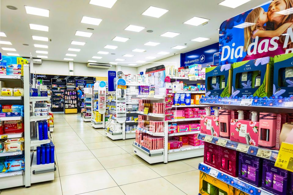 Farmácias de Salvador estão proibidas de exigir CPF de clientes em compras. Saiba mais sobre a nova lei, multas e fiscalização do Procon-BA.