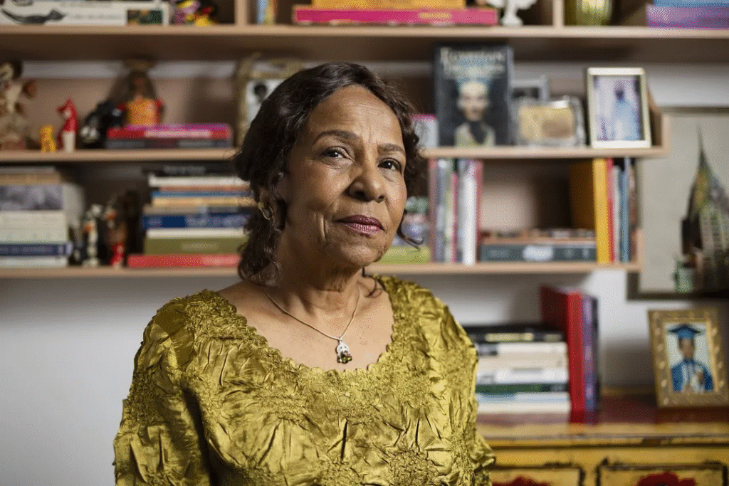 Bienal do Livro Bahia 2026 traz Julia Quinn e Raphael Montes para discutir adaptações de séries e filmes. Confira!