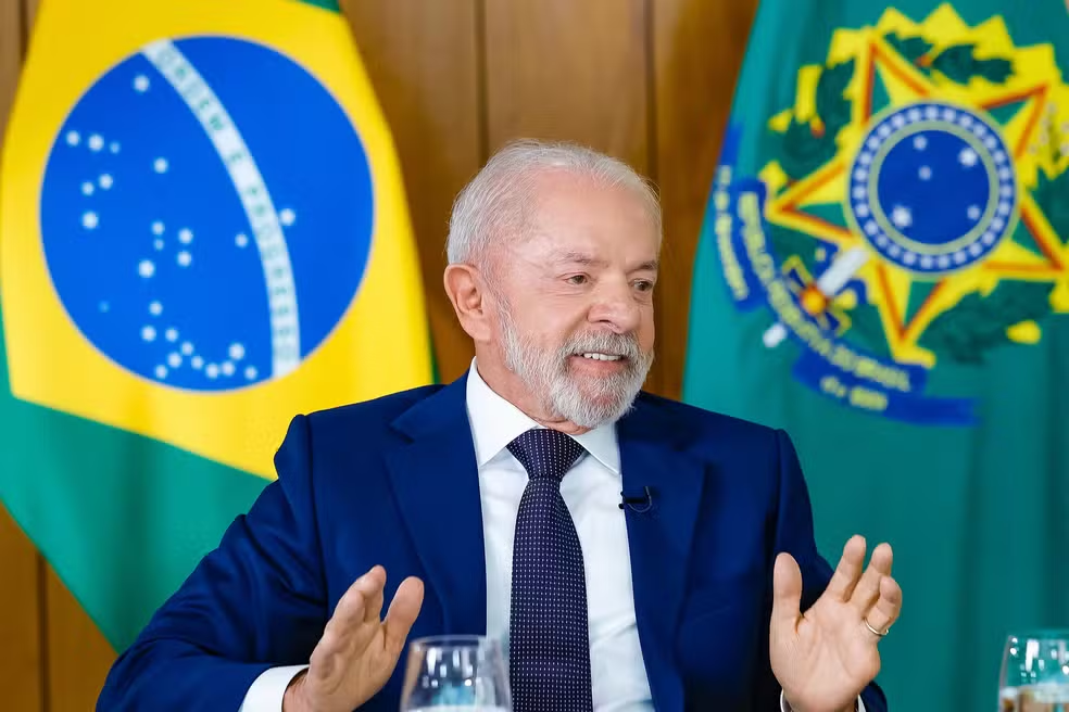 Lula revela conselho a Moraes no caso Master para proteger biografia do ministro. Veja detalhes da entrevista hoje.
