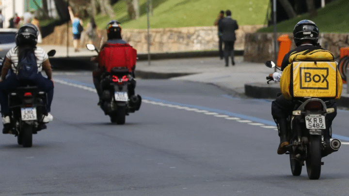 Salário de motoboys: veja como garantir o aumento de 30% no contracheque