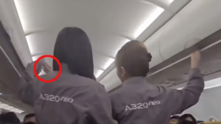 Confusão no ar: Idosa de 71 anos dá tapa em comissária de bordo