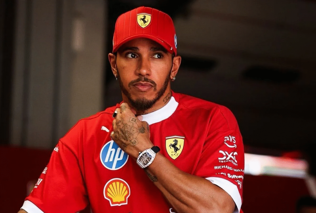 Ferrari mantém Carlo Santi como engenheiro de Lewis Hamilton para o GP de Miami. Saiba os detalhes da decisão técnica.
