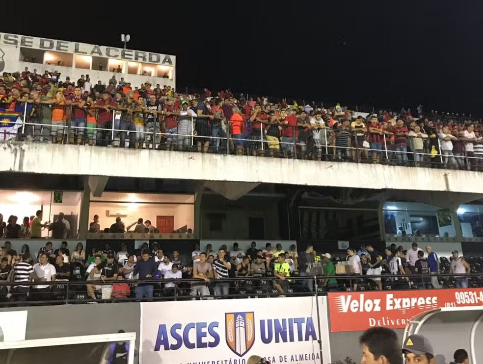 Saiba por que Sport x Maranhão foi mantido na Ilha do Retiro. Entenda o problema com os laudos que impediu o jogo em Caruaru.