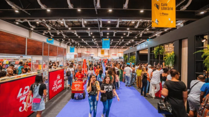 Bienal do Livro: saiba como professores garantem entrada e vales