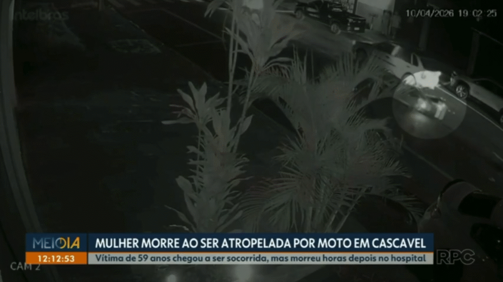 Vídeo mostra atropelamento grave no bairro Brasília, em Cascavel. Pedestre foi intubada após ser atingida por moto na Avenida das Pombas.