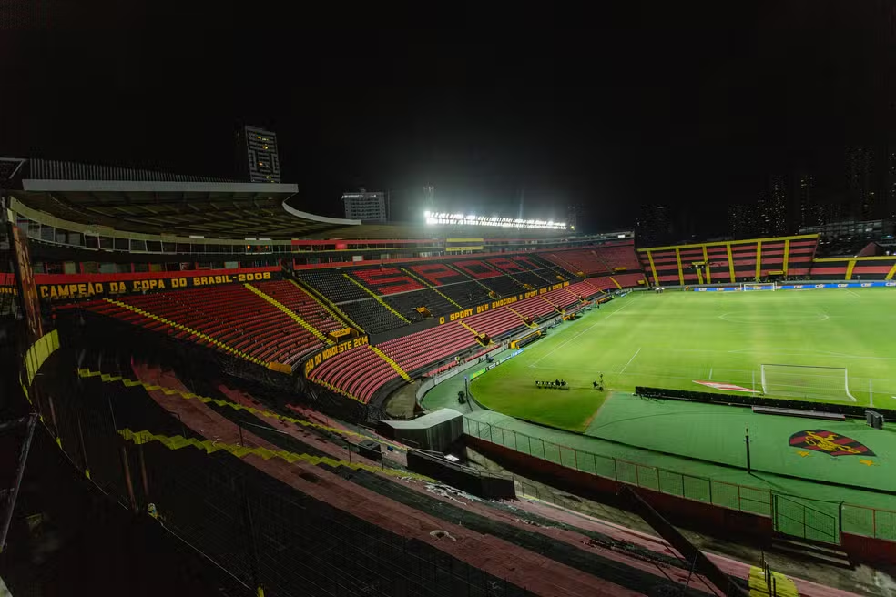 Saiba onde assistir Sport x Avaí ao vivo hoje. Confira as escalações, desfalques e o guia completo do jogo pela Série B.