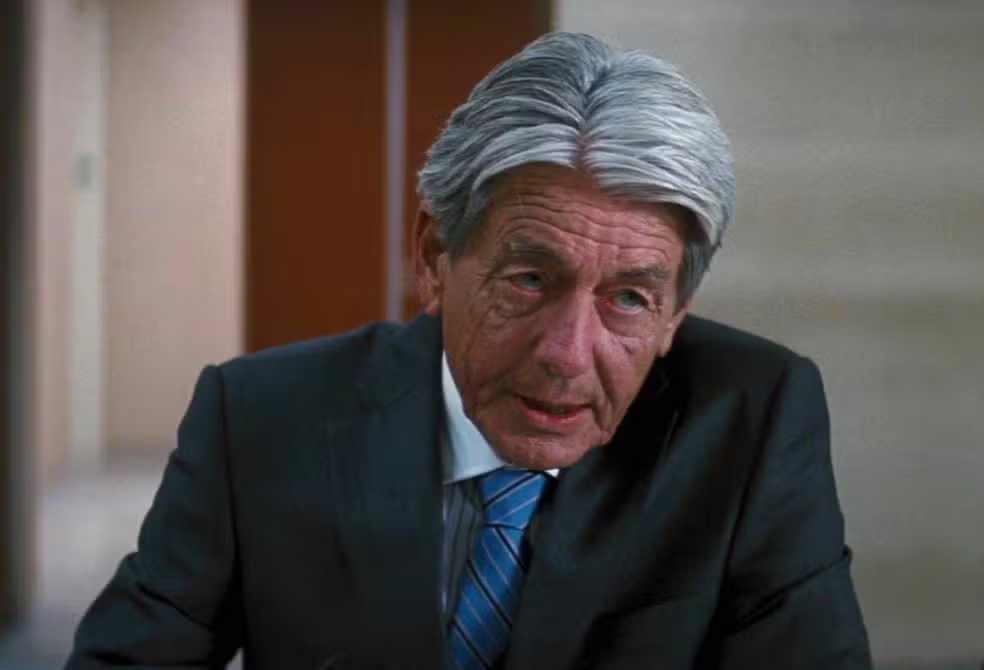 Morre aos 87 anos o ator John Nolan, tio de Christopher Nolan. Conhecido por 'Batman Begins' e 'Person of Interest', o britânico faleceu neste sábado (11).