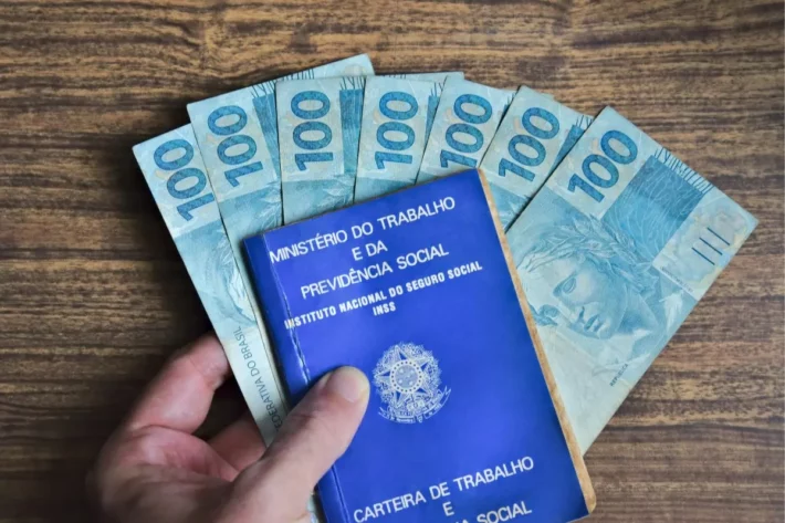 Carteira de Trabalho, dinheiro
