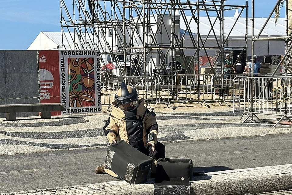 Polícia remove explosivo próximo ao palco de Shakira em Copacabana