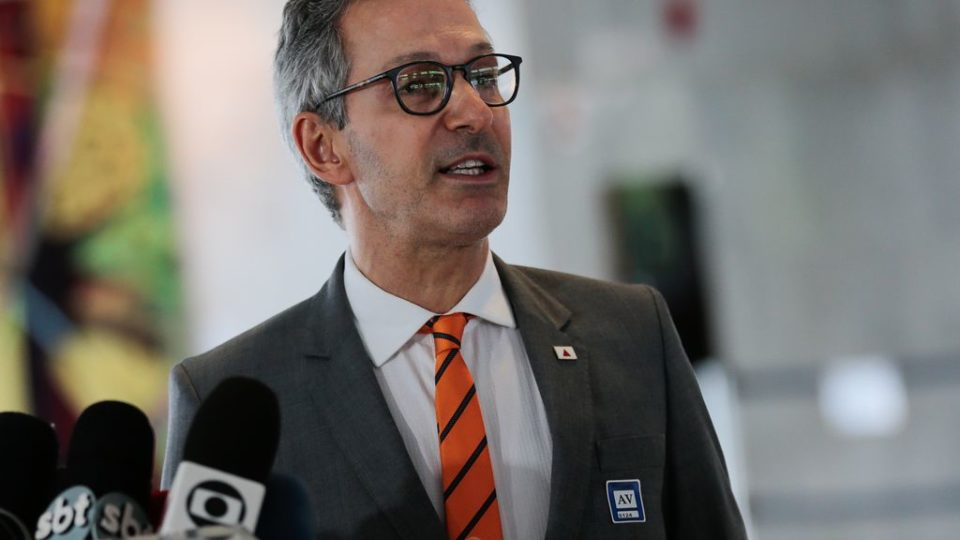 Romeu Zema sobe o tom sobre Moraes e Toffoli: “impeachment e prisão!”