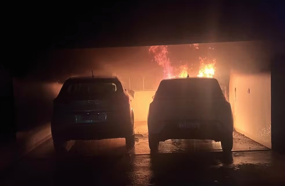 Carro elétrico pega fogo: entenda os riscos durante o carregamento
