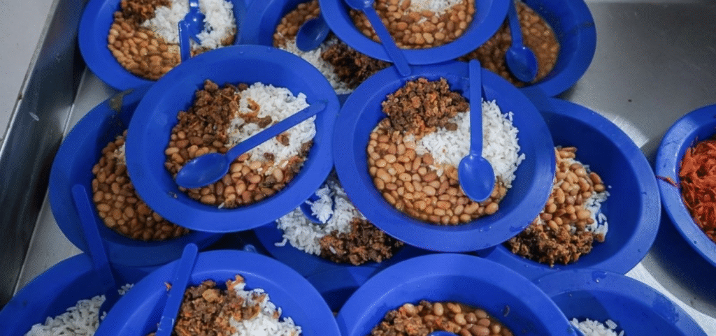 Alimentos a creches: Salvador recebe 20 toneladas de suprimentos para unidades comunitárias hoje. Confira.