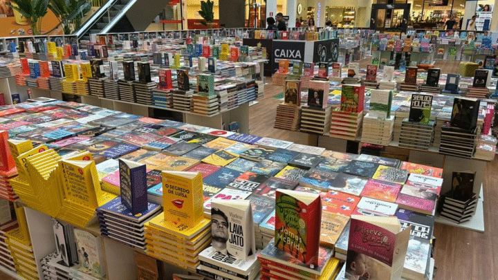 Livros por dez reais: saiba como aproveitar a feira em Salvador