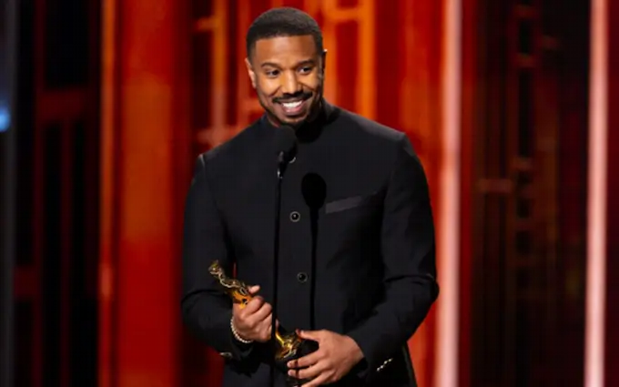 Astro de Hollywood surpreende público com trailer inédito em Las Vegas