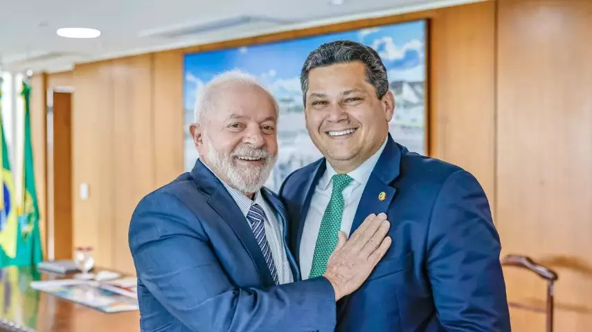 Lula e Davi Alcolumbre selam reaproximação e destravam pautas no Senado