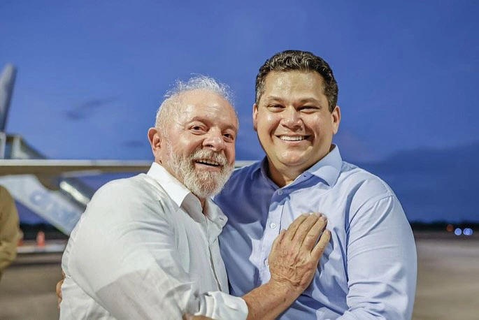 Lula e Davi Alcolumbre retomam diálogo e Congresso sinaliza trégua para destravar pautas e sabatinas importantes.