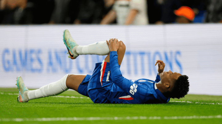 Estêvão sente lesão na coxa e preocupa Chelsea e Seleção Brasileira