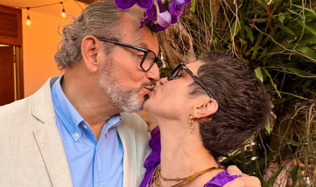 Sandra Annenberg encanta fãs com fotos românticas ao lado do marido