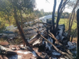 Destroços do avião ficaram espalhados após queda em área rural de Minga Guazú. Foto: A Hora CDE