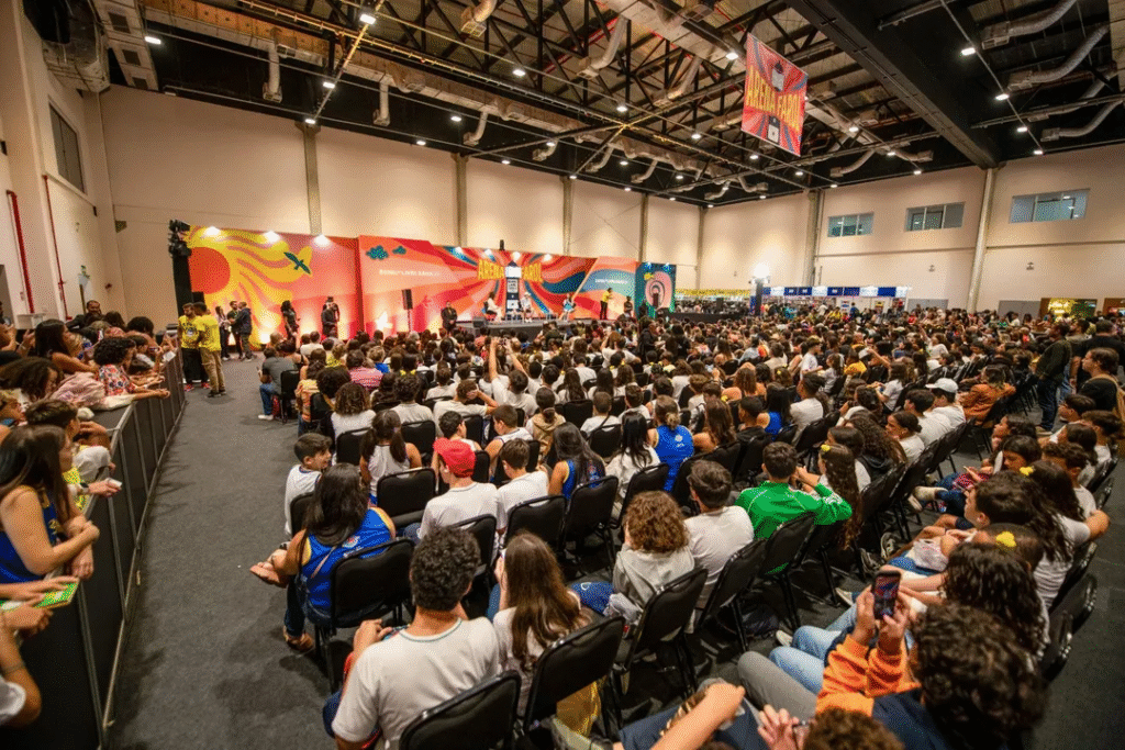 Bienal do Livro 2026 bate recorde com 130 mil pessoas e faturamento recorde. Veja os destaques do maior evento literário do Nordeste.