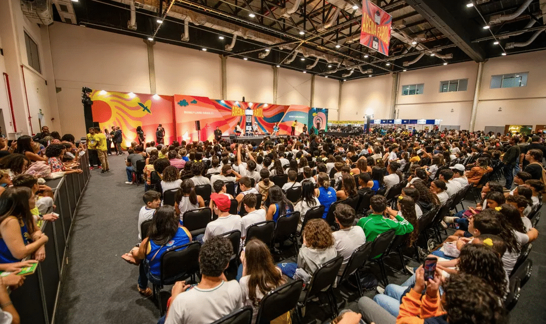 Bienal do Livro bate recorde histórico com 130 mil visitantes
