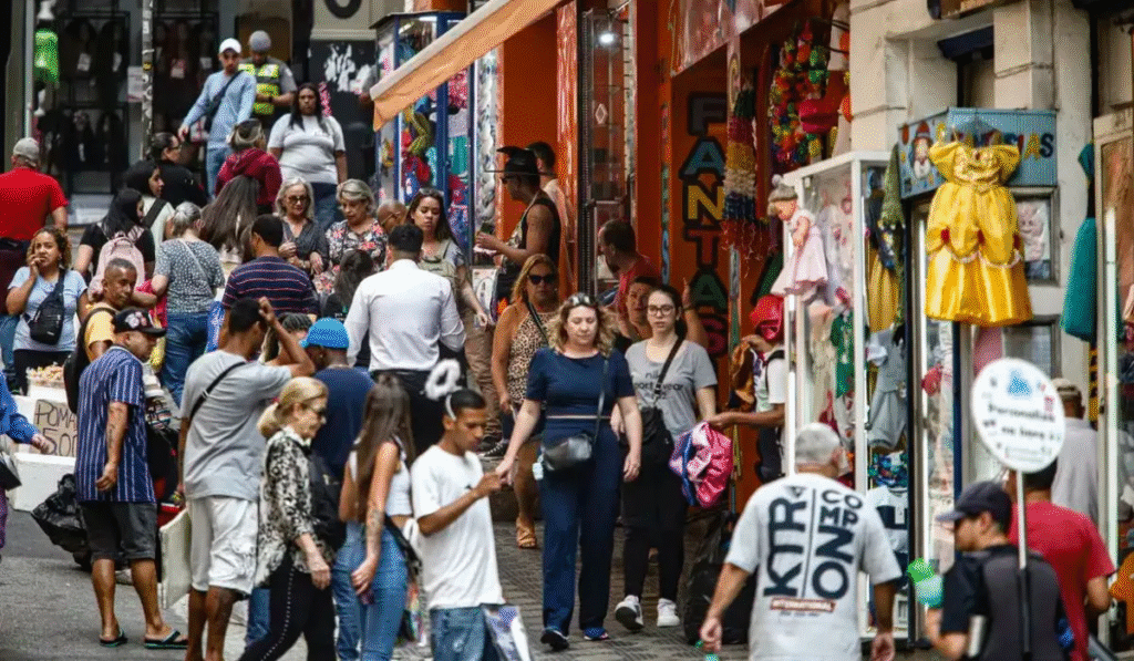 Projeto de lei prevê aumento do teto do MEI para 160 mil reais em 2026. Saiba as chances de votação e o impacto para o empreendedor.